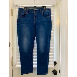 Women’s Levi Boyfriend Jeans Size 32